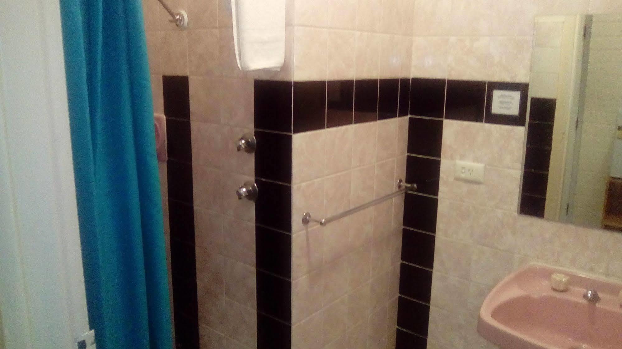 Adelaide Motel & Backpackers מראה חיצוני תמונה